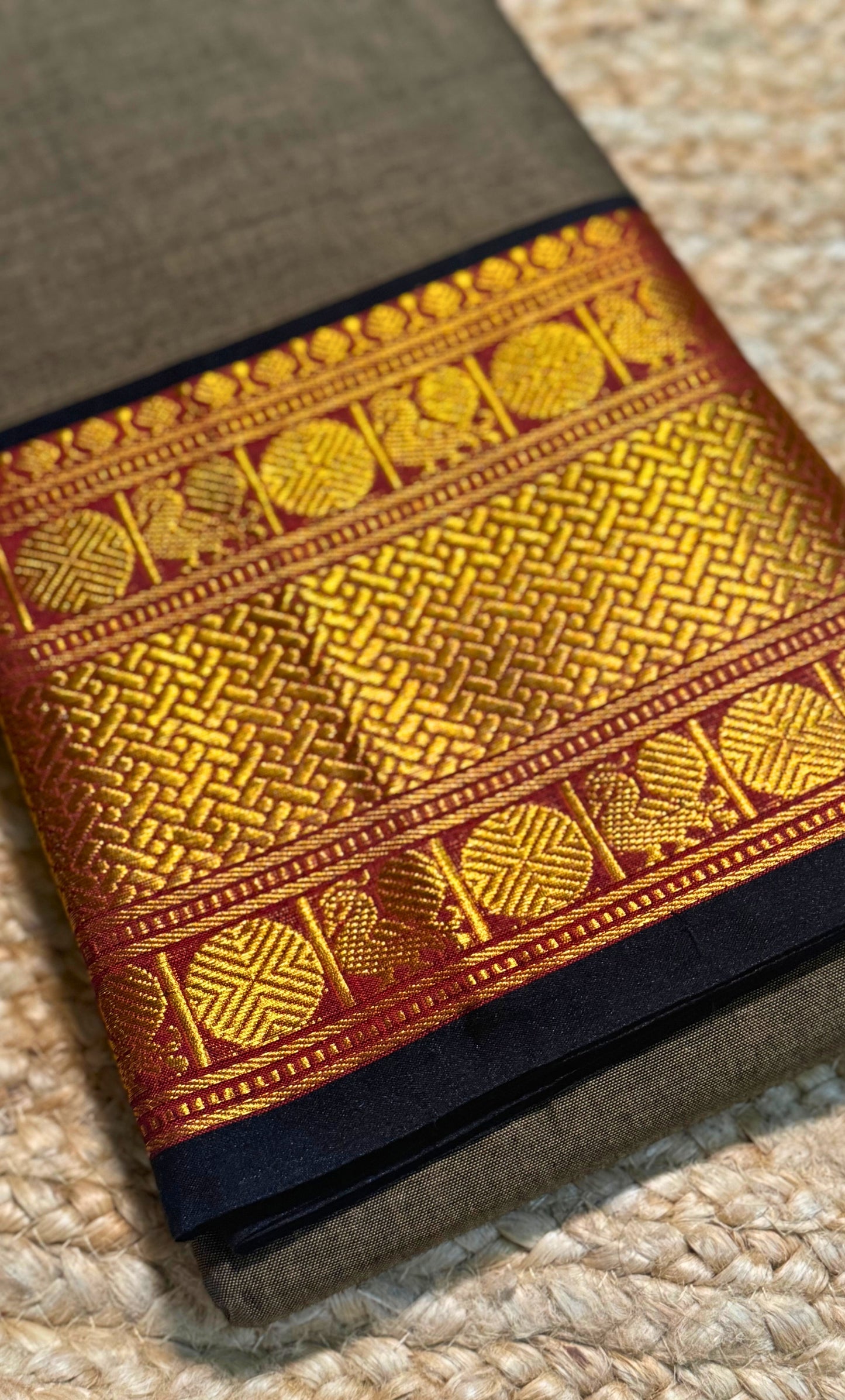 KRISHNAVENI - கிருஷ்ணவேணி (Narayanpet Handloom Pure Cotton)