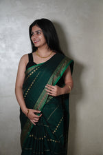 Load image into Gallery viewer, Vezhaambal - വേഴാമ്പൽ (Narayanpet Handloom Pure Cotton)
