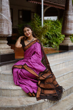 Load image into Gallery viewer, Varnika - വർണ്ണിക (Premium Handloom Gadwal Silk Cotton)
