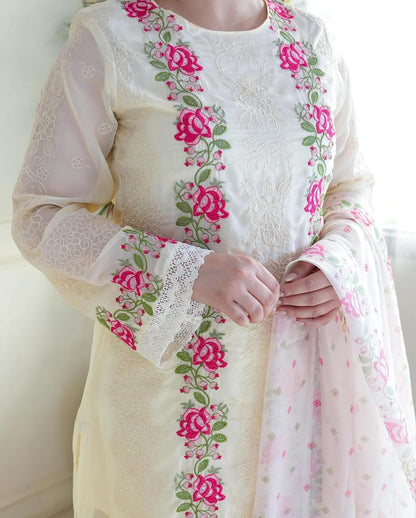 Safiya ~ White Embroidery Suit Set