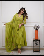 Load image into Gallery viewer, Vaiga ~ Kurti Suit Set
