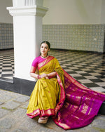 Load image into Gallery viewer, Tharika - தாரிகா (Gadwal Silk Cotton)
