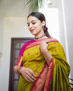 Load image into Gallery viewer, Tharika - தாரிகா (Gadwal Silk Cotton)
