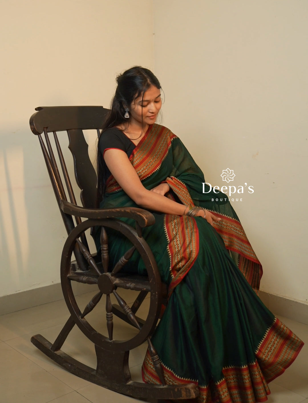 Aakarshika - आकर्षिका (Narayanpet Handloom Pure Cotton)