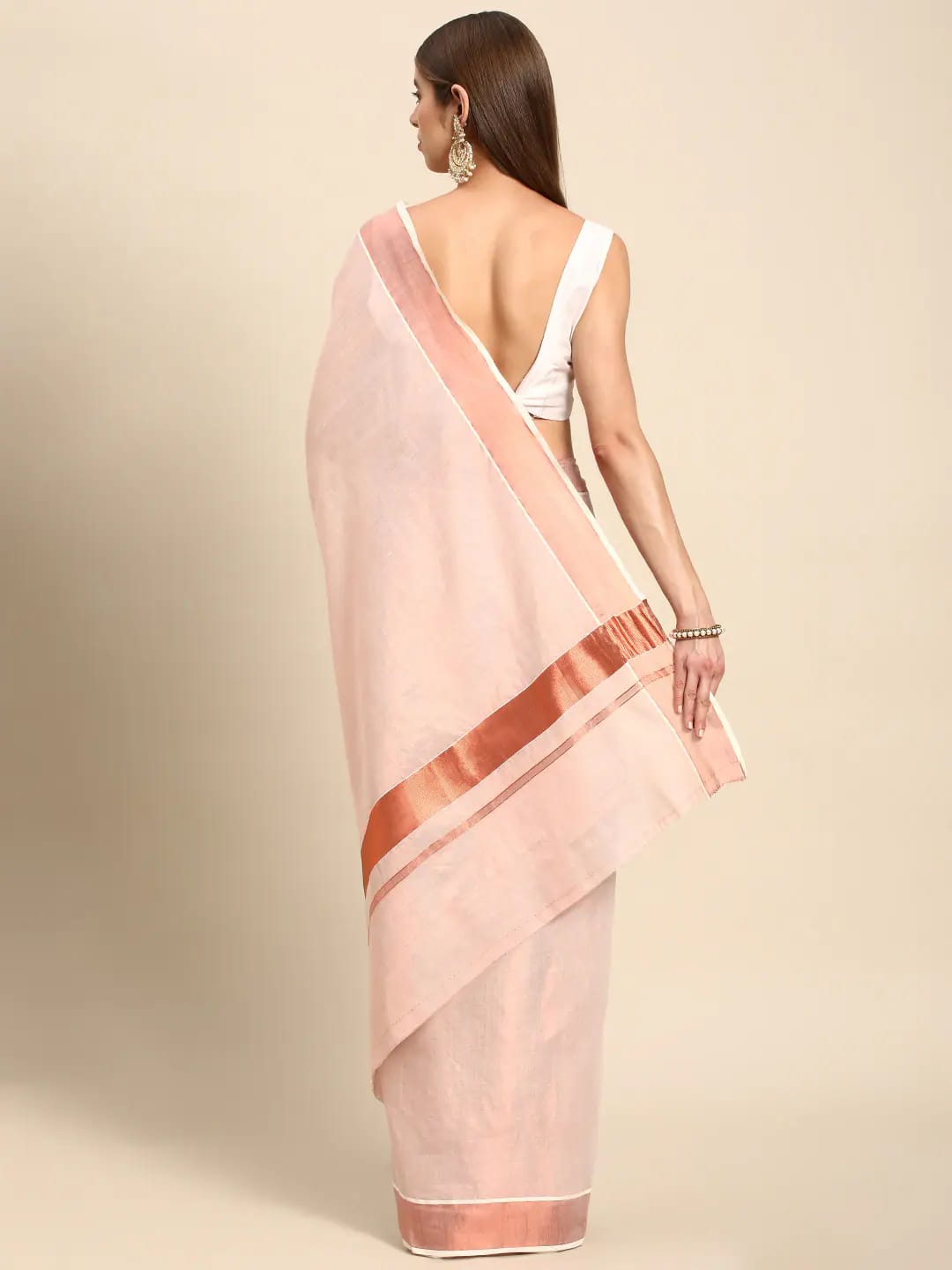 Taarakam - താരകം (Traditional Onam Kasavu Saree)