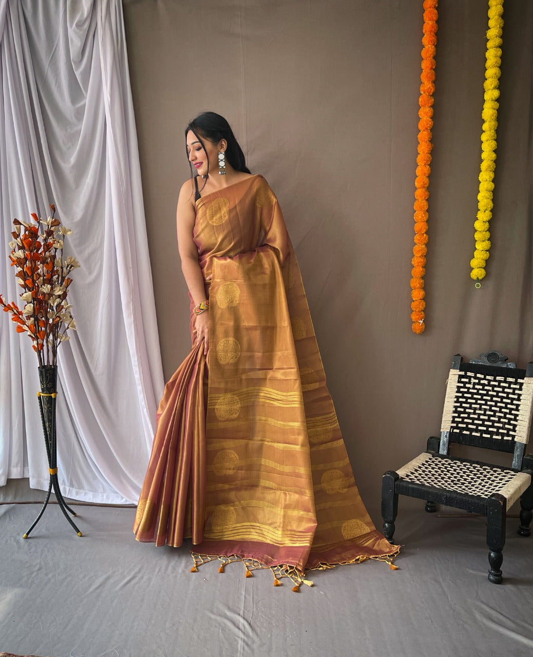 Buy Green Handloom Pure Tissue Silk Chanderi Placement Zari Border Saree  For Women by Weaver Story Online at Aza Fashions.