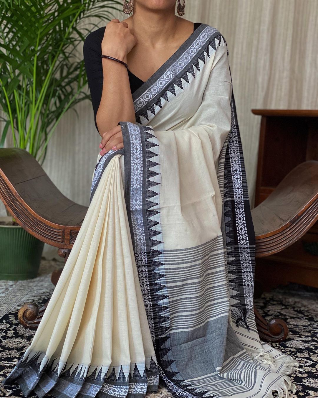 Aakaanksha - आकांक्षा (Premium Khadi Handloom Cotton)